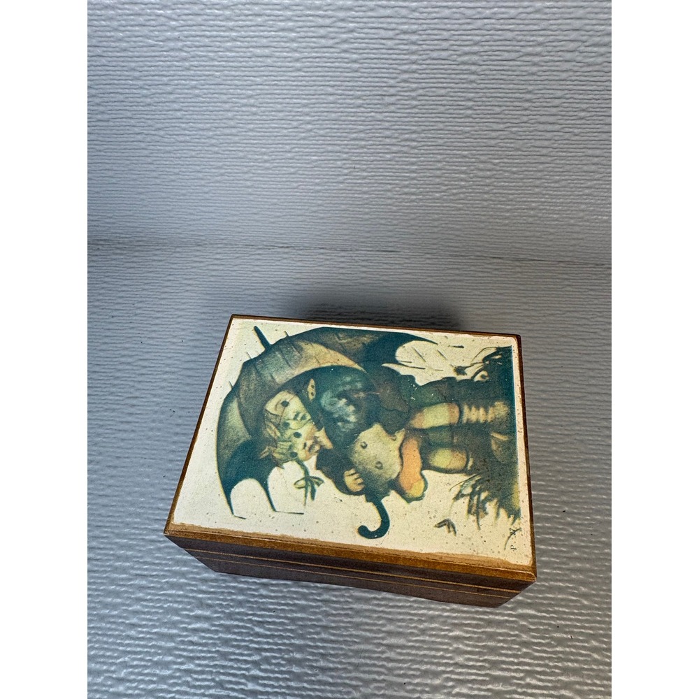 Vintage Toyo Japan Wood Music Box Children Umbrella‎ Hummel Style Wind Up